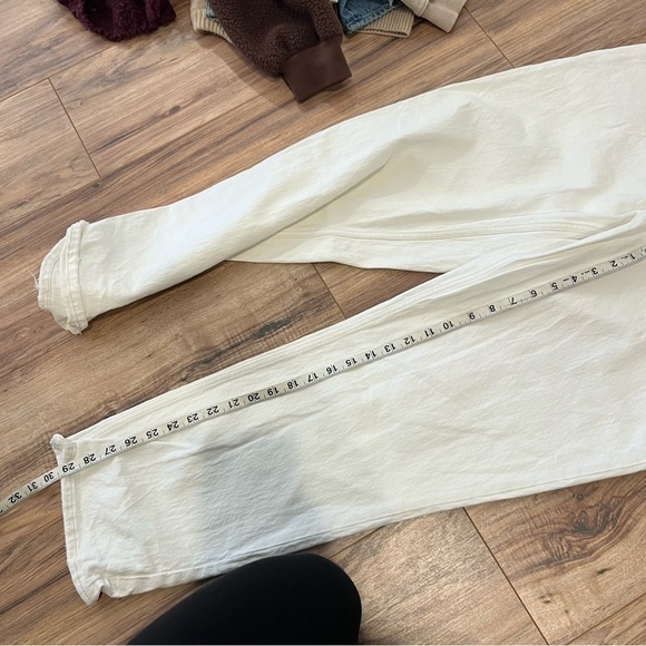 Abercrombie & Fitch Curve Love 90’s Straight Jean White - Picture 5 of 7